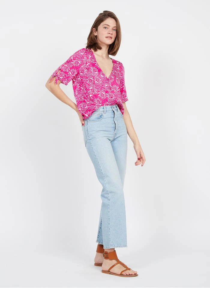 DES PETITS HAUTS TOUNINA - Soepelvallende Top Met V-hals | Roze 5 DES PETITS HAUTS TOUNINA - Soepelvallende Top Met V-hals | Roze - Afbeelding 5