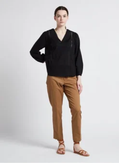 ONE STEP Katoenen Blouse Met V-hals En Geborduurde Details | Zwart 8 ONE STEP Katoenen Blouse Met V-hals En Geborduurde Details | Zwart -Kleding Winkel 4089420