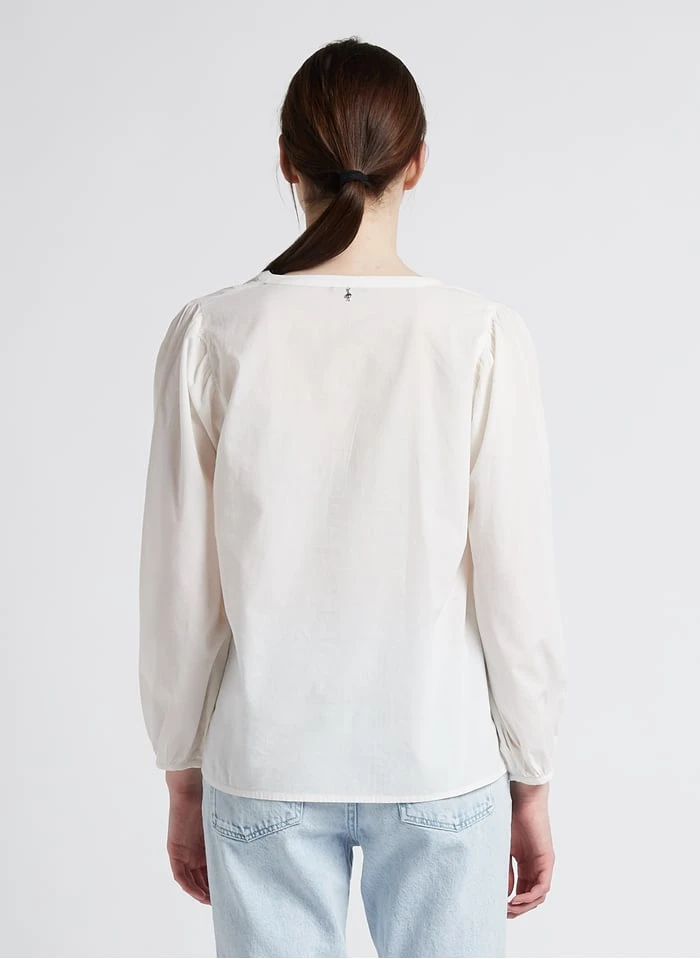 ONE STEP Katoenen Blouse Met V-hals En Geborduurde Details | Wit 2 ONE STEP Katoenen Blouse Met V-hals En Geborduurde Details | Wit - Afbeelding 2