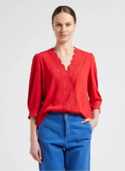 Top Met V-hals En Engels Kant | Rood