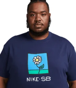 NIKE SB Daisy T-Shirt - Midnight Navy 9 NIKE SB Daisy T-Shirt - Midnight Navy -Kleding Winkel nike sb daisy t shirt midnight navy 3